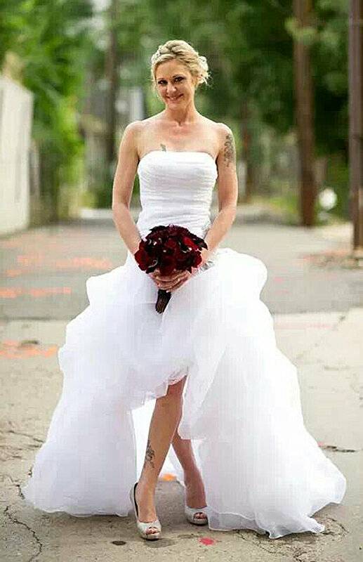 نصائح لارتداء فستان الزفاف القصير من الأمام والطويل من الخلف