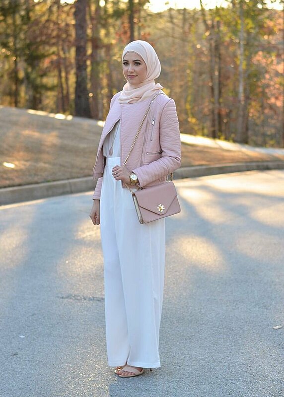إطلالة حجابك على طريقة مدونة الموضة لينا أسعد