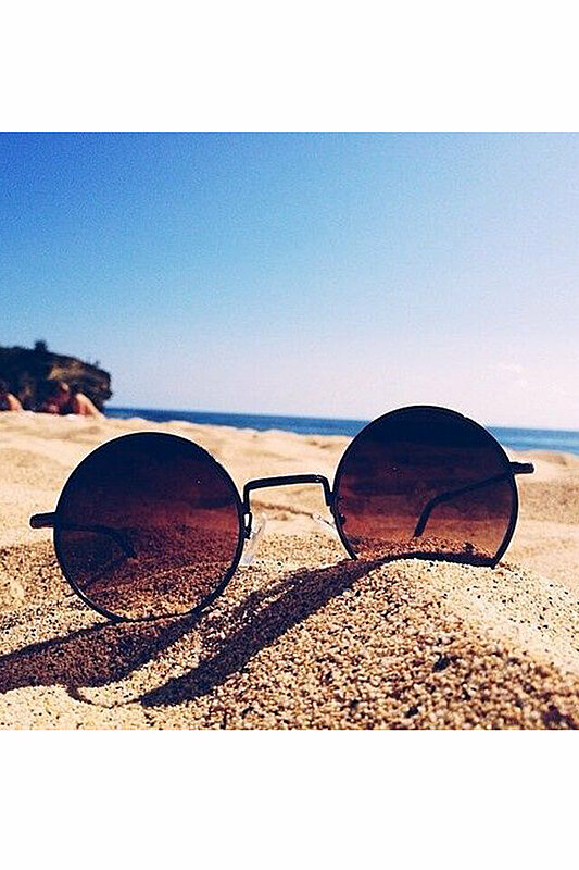 بالصور: موديلات نظارات شمسية غير تقليدية للتألق بها هذا الصيف