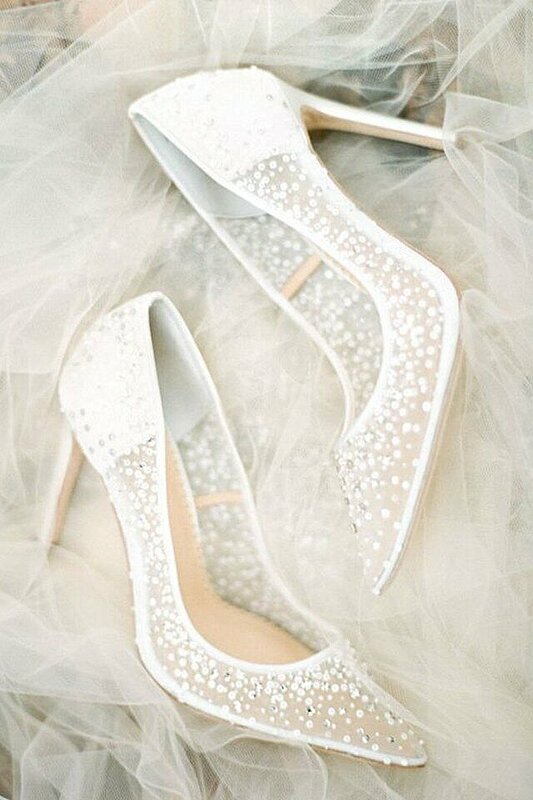 بالصور: أشكال مختلفة لأحذية العروس وطريقة اختيارها