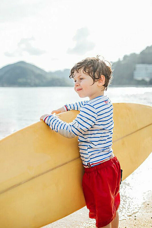 ٢٤ صورة لملابس أطفال أولادي "غير تقليدية" على البحر