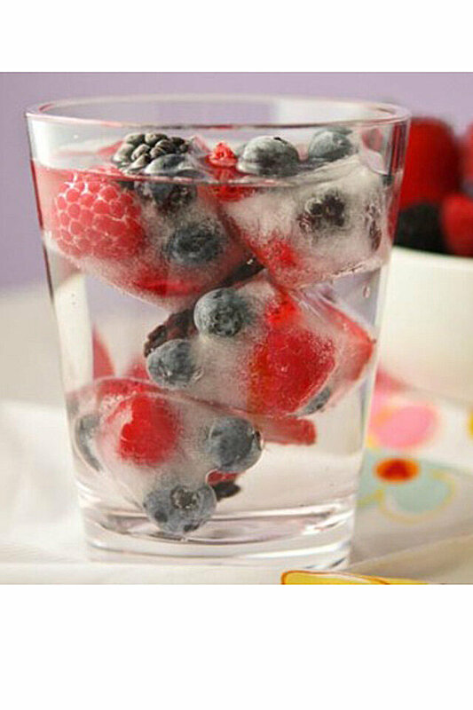Creative Way to Decorate Ice Cubes