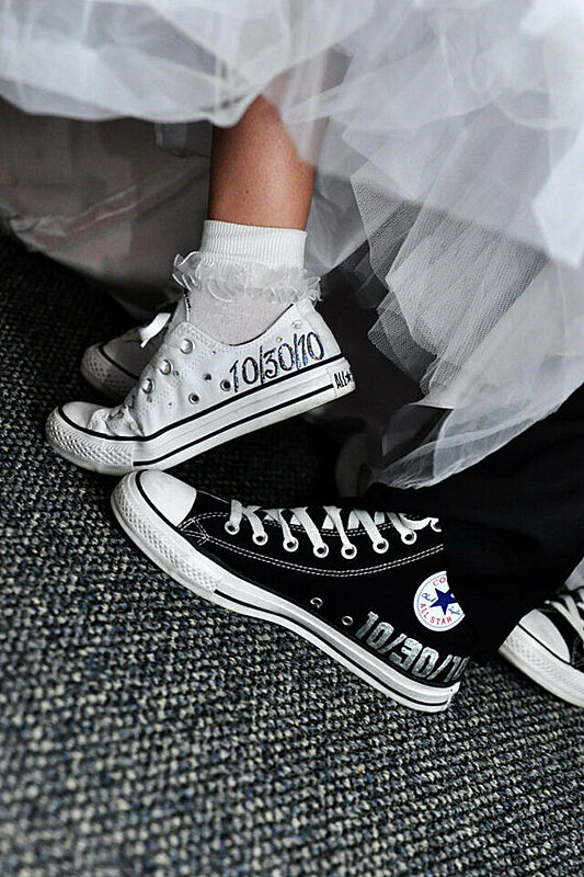 أفكار لإضفاء لمسة شخصية على حذاء زفافك