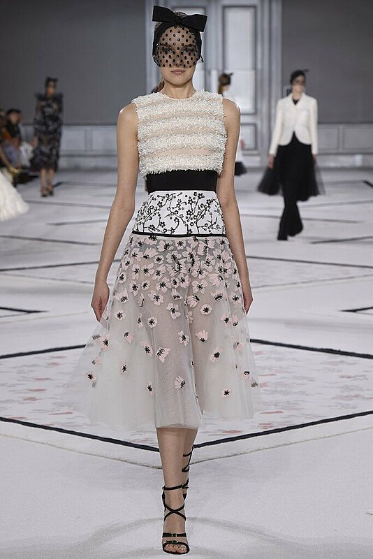 Shades of Black, White and Pink at Giambattista Valli's Spring 2015 Haute Couture Collection