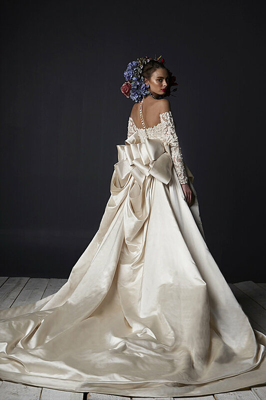 A Royal Fantasy at Rami Al Ali's 2015 Bridal Collection