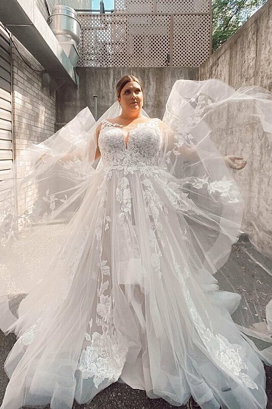 The Most Amazing Wedding Dress for Big Belly Brides | Wedding dresses  taffeta, Plus size wedding gowns, Sweetheart wedding dress