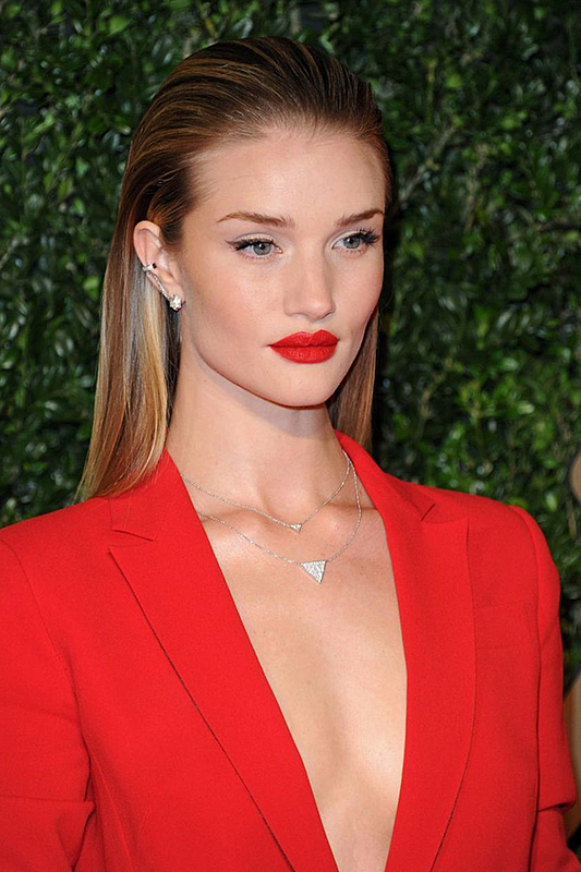 Red Carpet Hairstyle: The Slicked Back Wet Hair Look