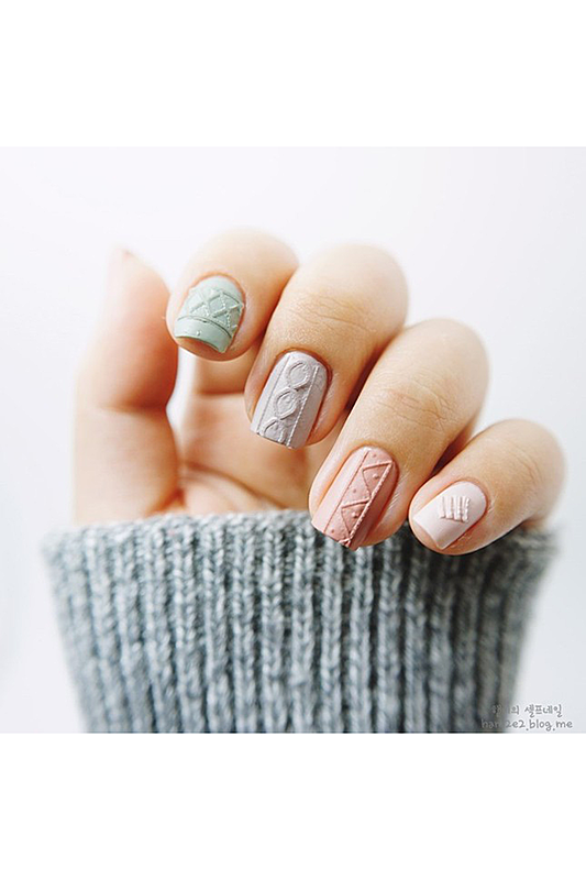Sweater Nail Art: A Winter Trend We Want to Try Right Now