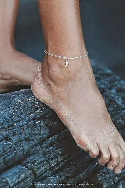 15 Photos of Magical Boho Anklets to Complete Your Summer Look