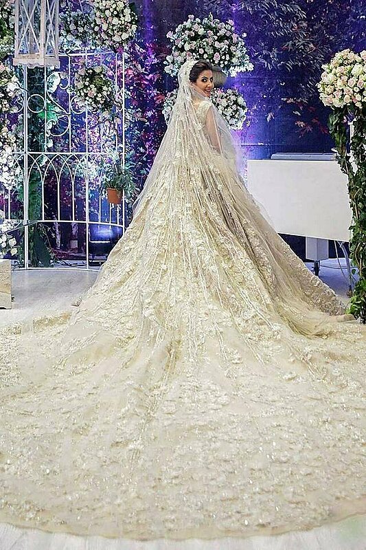 30 Photos of Lebanese Brides Wearing the Most Exquisite Wedding Veils You'll Ever See!