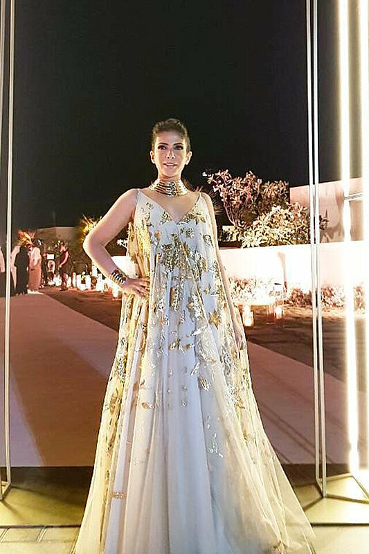 بيلا حديد ونادين نجيم على رأس أنيقات حفل افتتاح فندق بولغاري في دبي