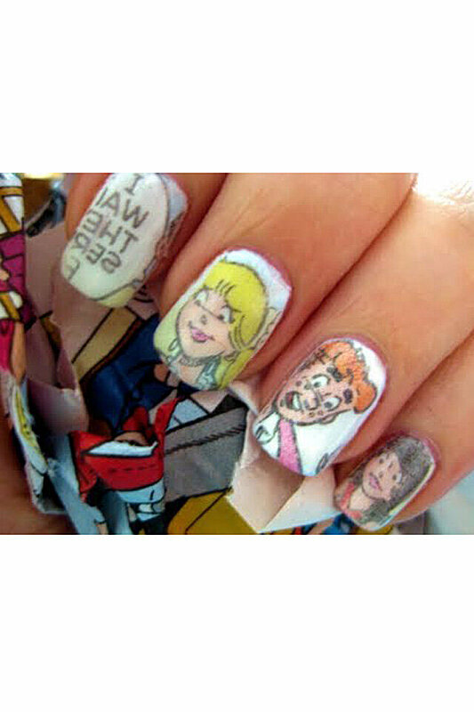 Video: How to Make the Easiest Nail Art out of Newspaper