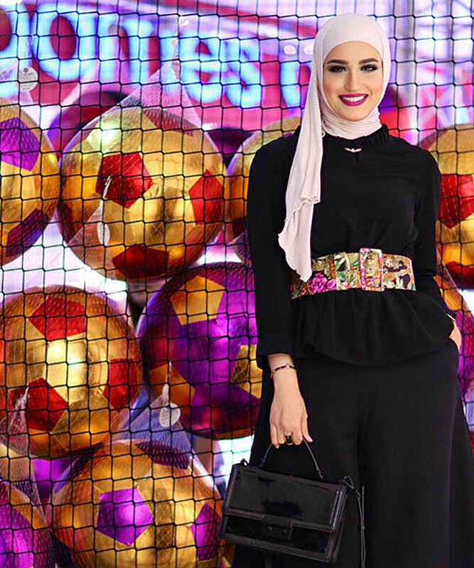 Dalalid Shows Hijabis How to Easily Rock an All Black Outfit