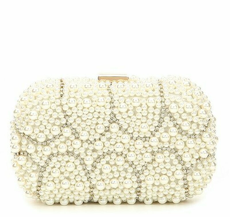 Find Your Unique Bridal Clutch for a Special Wedding Day Look Here