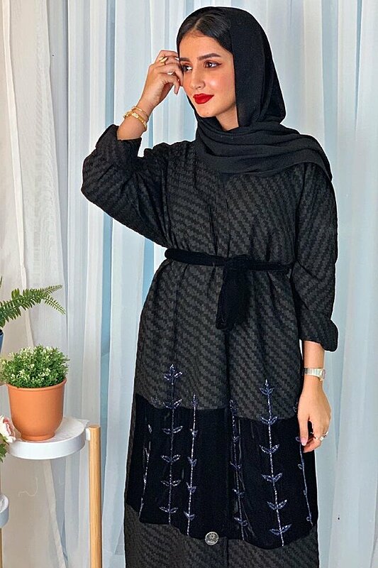 Get to Know the Latest Abaya Trends of 2020 to Get the Chicest Looks