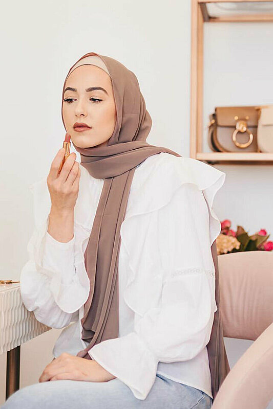 The Best Hijab Materials and Wraps to Survive Summer Weather