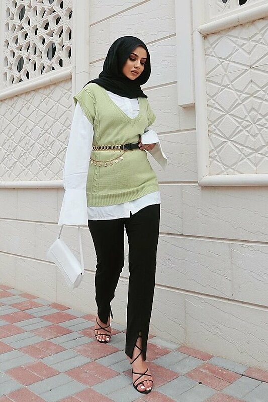 How to Wear and Style Knitwear With Hijab