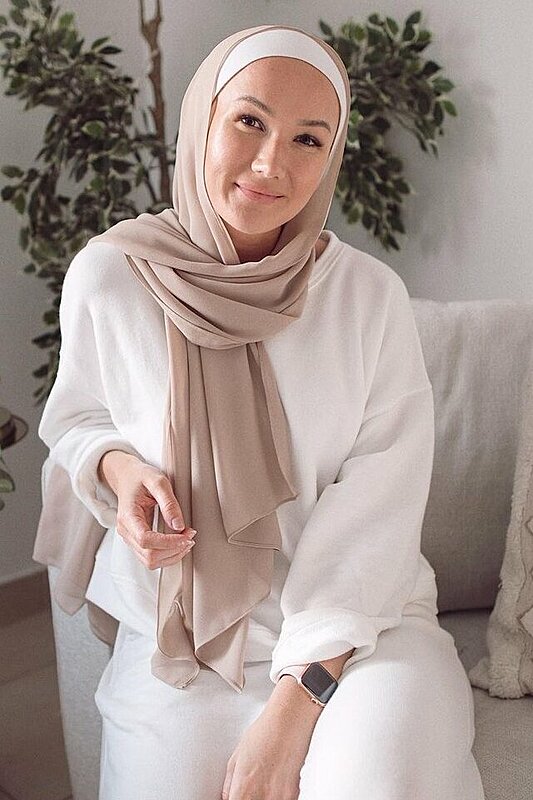 50 Hijab Wrap Styles for Different Fabrics and Tastes