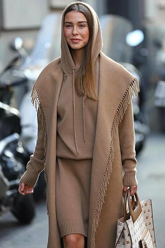 18 Outfit Ideas to Give Your Hoodies a Chic Twist This Winter