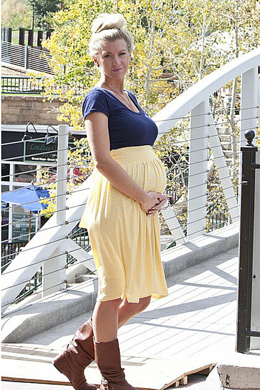 7 Tips on How to Wear Skirts During Pregnancy