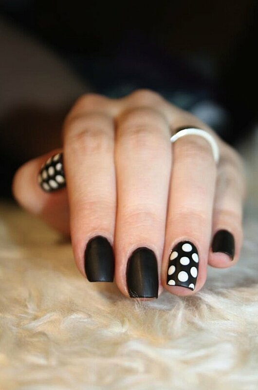 Polka-dotted nails - Fancy Things