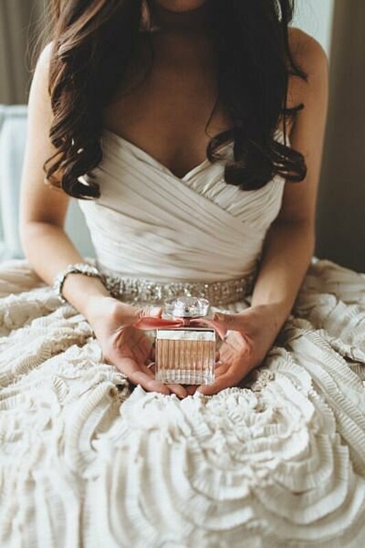 Photos You Must Take of Your Wedding Dress and Accessories
