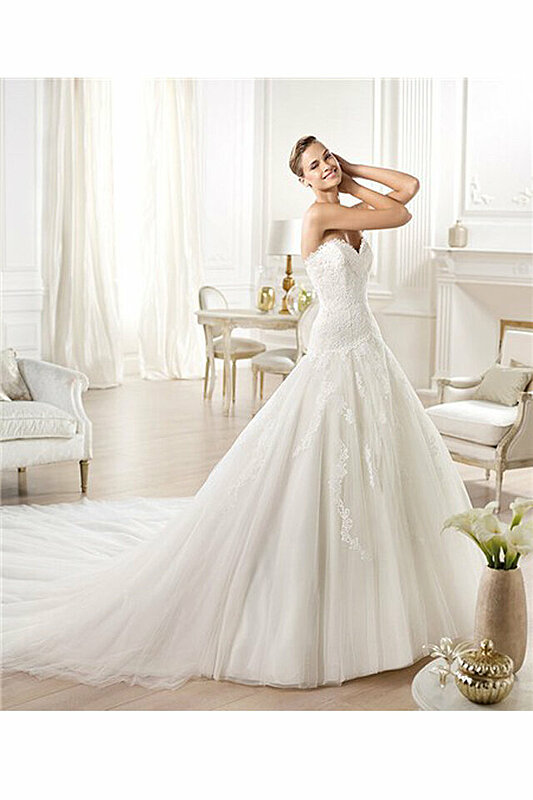 Things to Consider When Picking a Wedding Dress with a Long Train