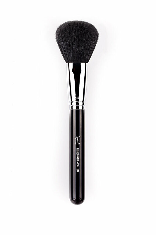 Types of Makeup Brushes and Their Uses
