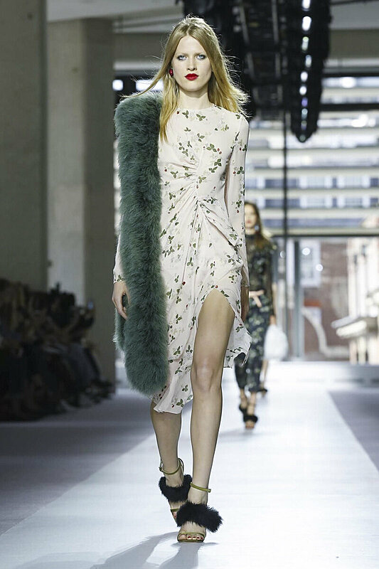 10 Looks We Liked from Topshop Unique's Spring 2016 Fashion Show