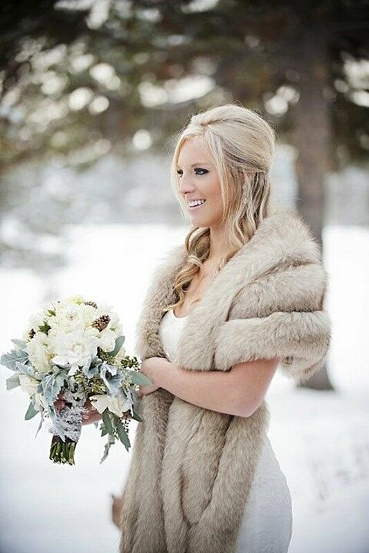 لعروس الشتاء: خمس قطع أساسية تحتاجينها لحفل زفاف حالم