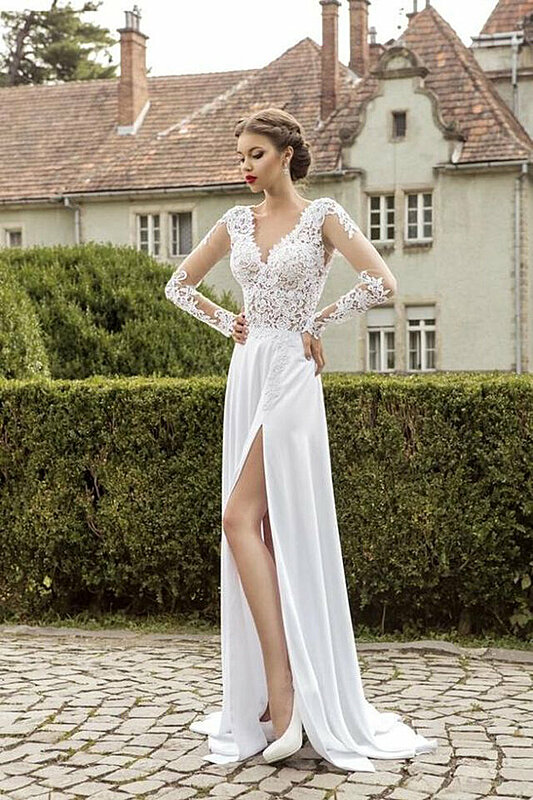 17 Wedding Dresses with Thigh-high Slits for a Sexy Bridal Look