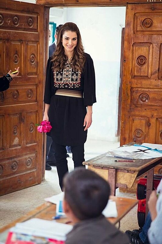 Queen Rania Shows You Six Royal-Approved Looks to Wear in Ramadan