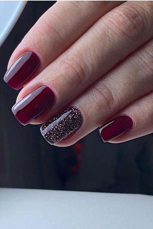 25 Photos of Burgundy Nail Designs for a Very Chic Winter