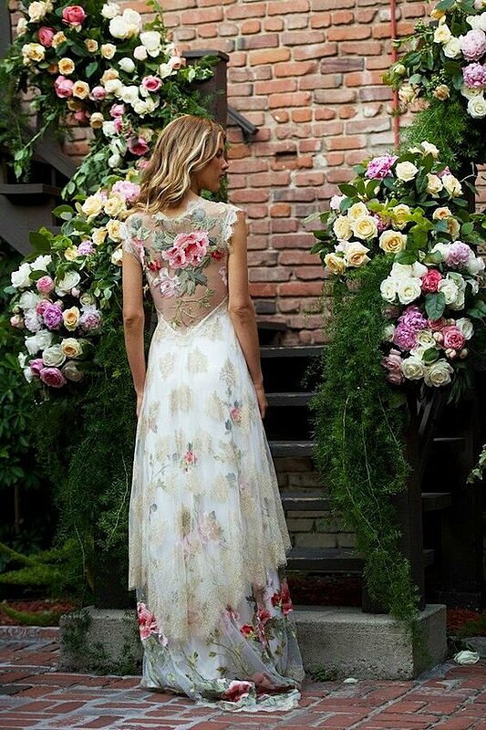 16 Pretty Engagement Dresses for an Insanely Chic Bridal Style