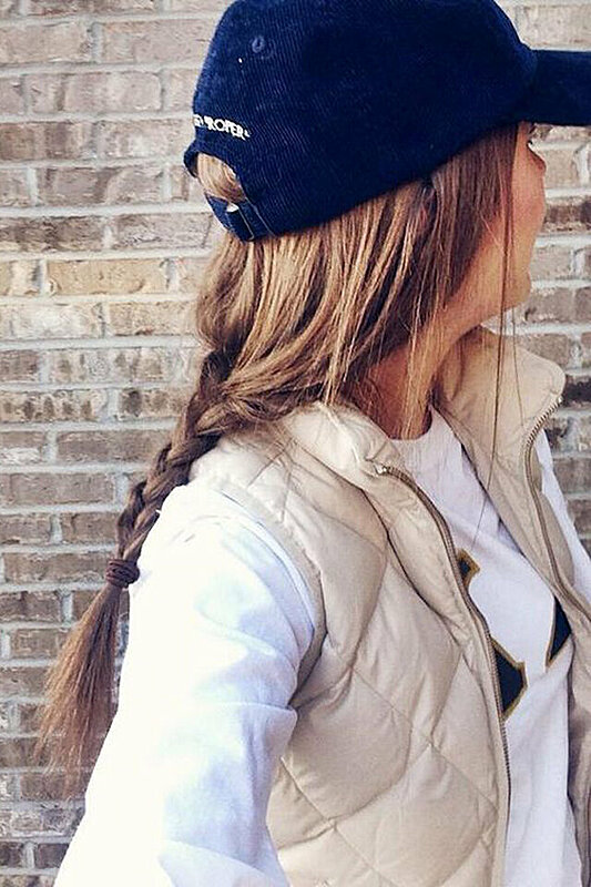 ٢٠ فكرة لتنسيق تسريحات الشعر مع القبعات