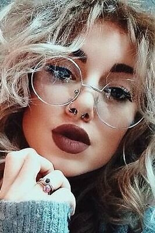 Vintage Glasses Are Trending, and These 20 Photos Will Show You Why!
