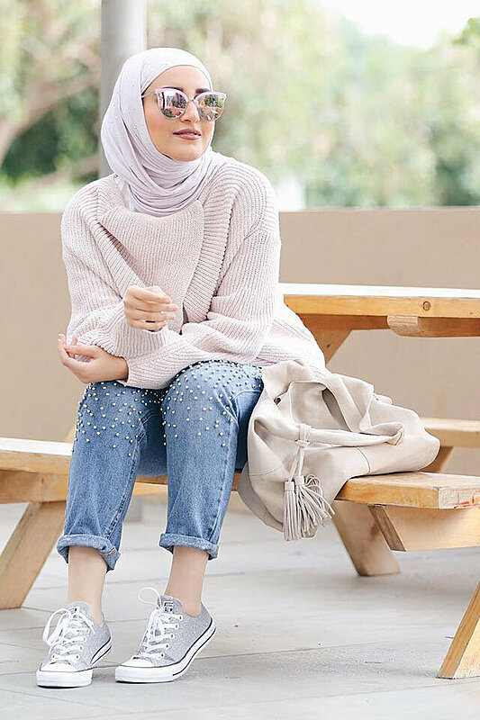 Update more than 195 hijab outfits with sneakers super hot