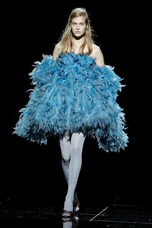 Fashion Week FW 2019 Is Bringing Back Tie Dye, Opaque Tights and Feathers!