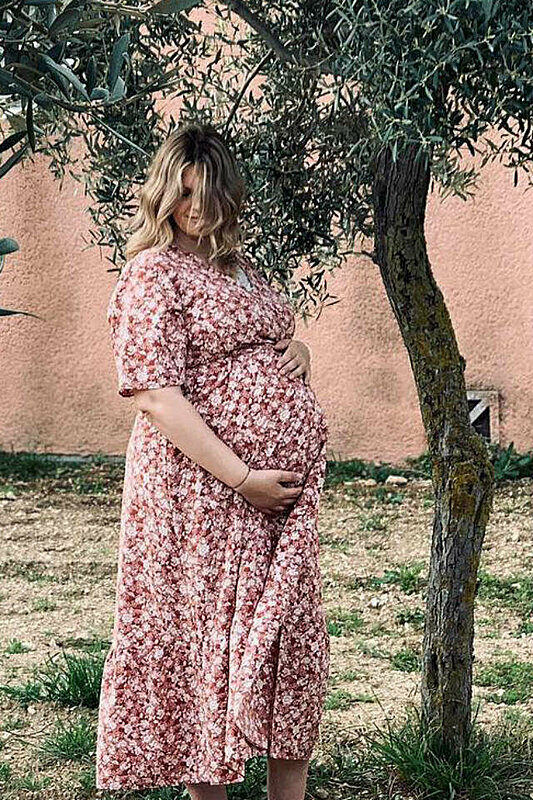 Pregnant Ladies: Maxi Dresses Are the Best Choice for a Comfortable Summer