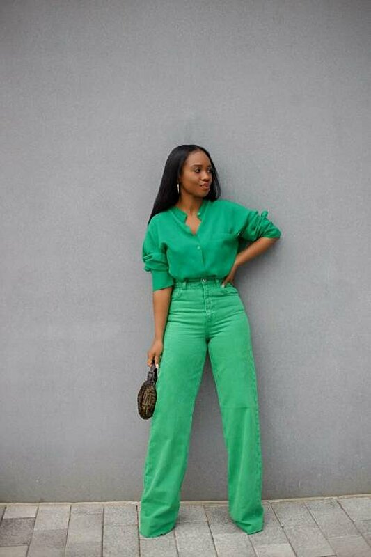 Green pants !  Summer trends outfits, Outfits verano, Fashion outfits