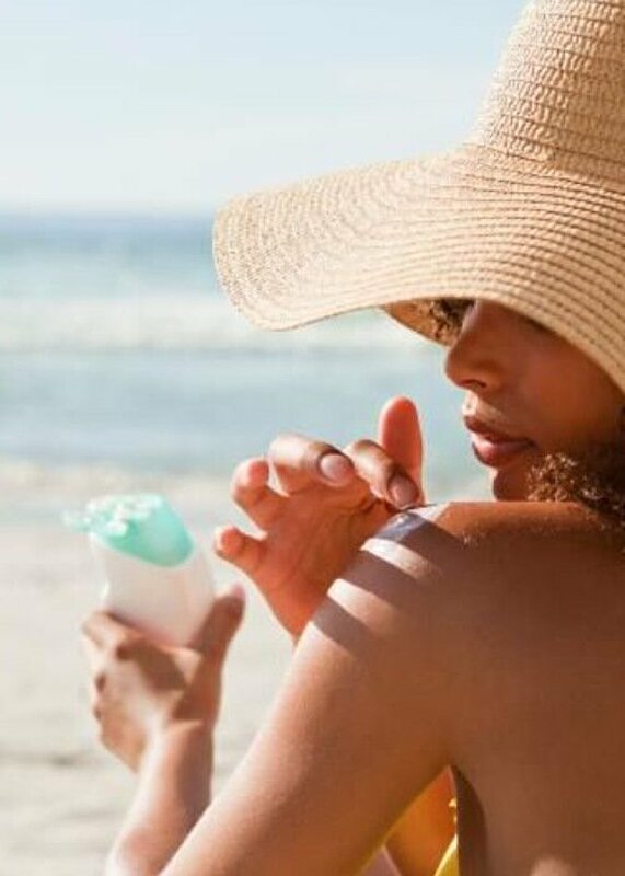  ١٠ حيل للحفاظ على ترطيب بشرتك في الصيف والجو الجاف