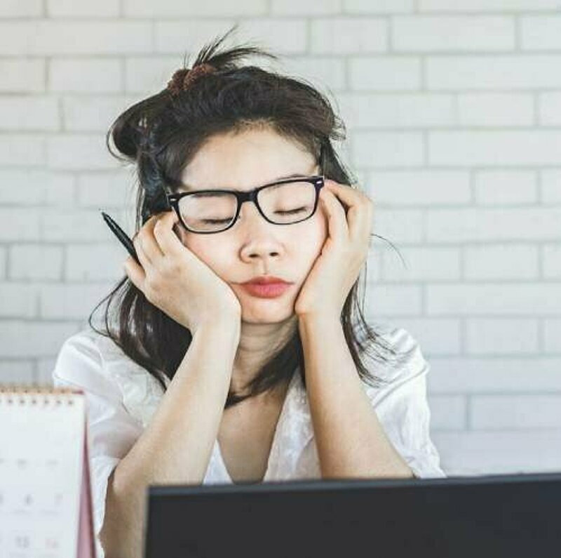 Feeling Sleepy During Working Hours? Here's How to Fight The Daily Drowsiness!