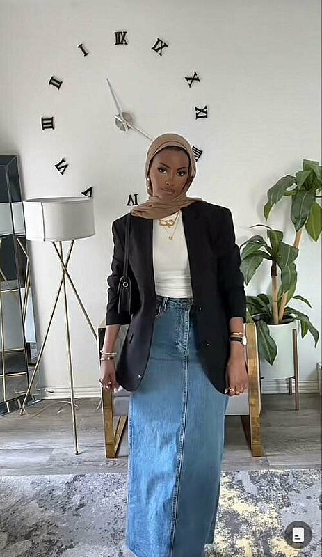 Button-down denim skirts for hijabis