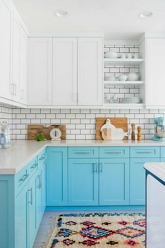 في ١٥ صورة... الألوان الزاهية تسيطر على موضة ديكور المطبخ في 2019