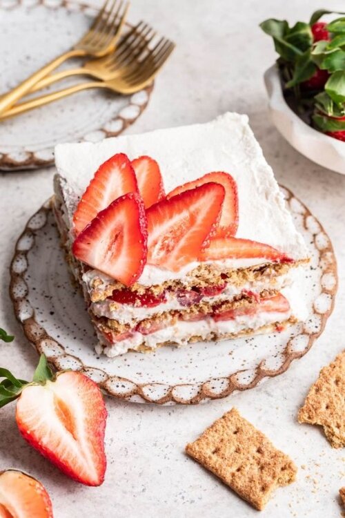 No-Bake Strawberry Icebox Cake