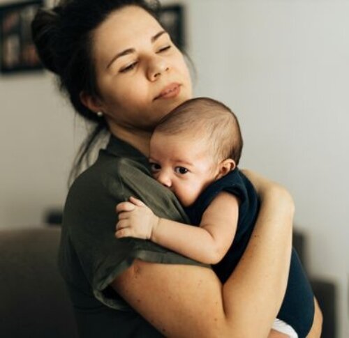 How to Manage Postpartum Hair Loss