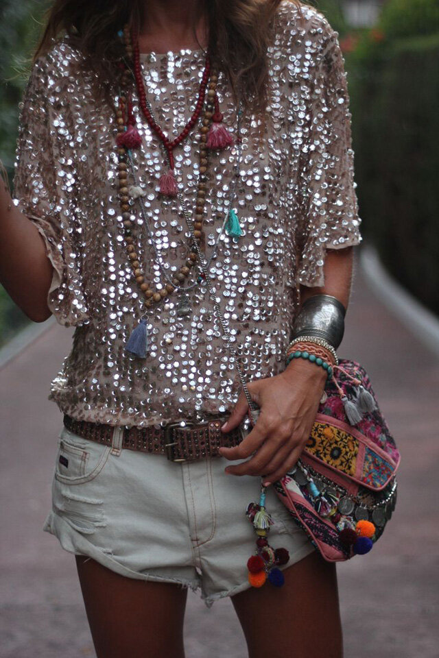 How To Layer Your Necklaces According To Your Outfit