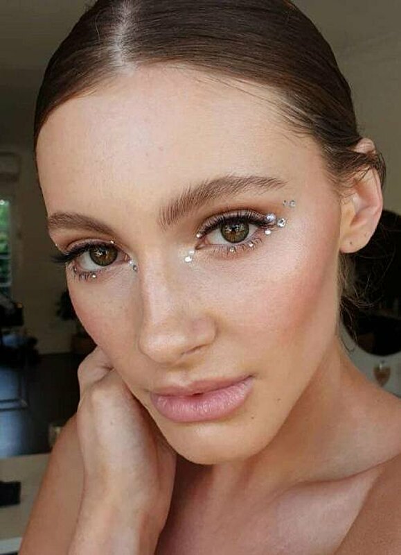 Doll up Your Eyes With These Simple Rhinestone Makeup Looks